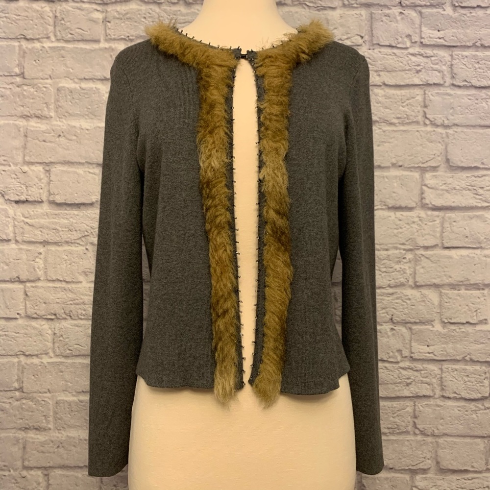❗️3/$20❗️Chico’s Fur Trimmed Cardigan with Beading EUC